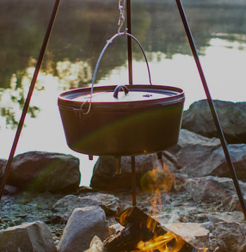 cast iron round dutch oven