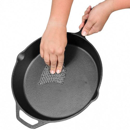 how to season a rusty cast iron skillet