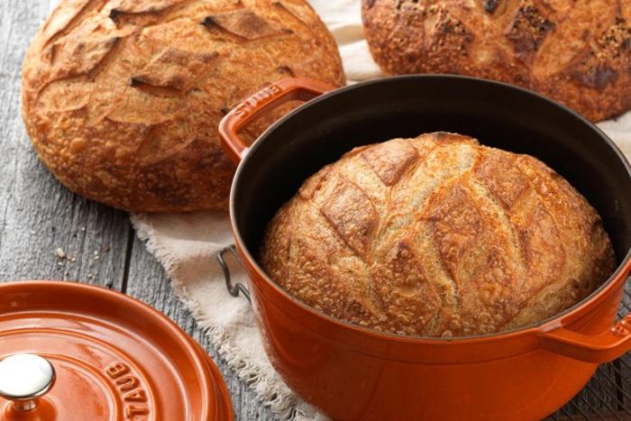 bread baked in a dutch oven