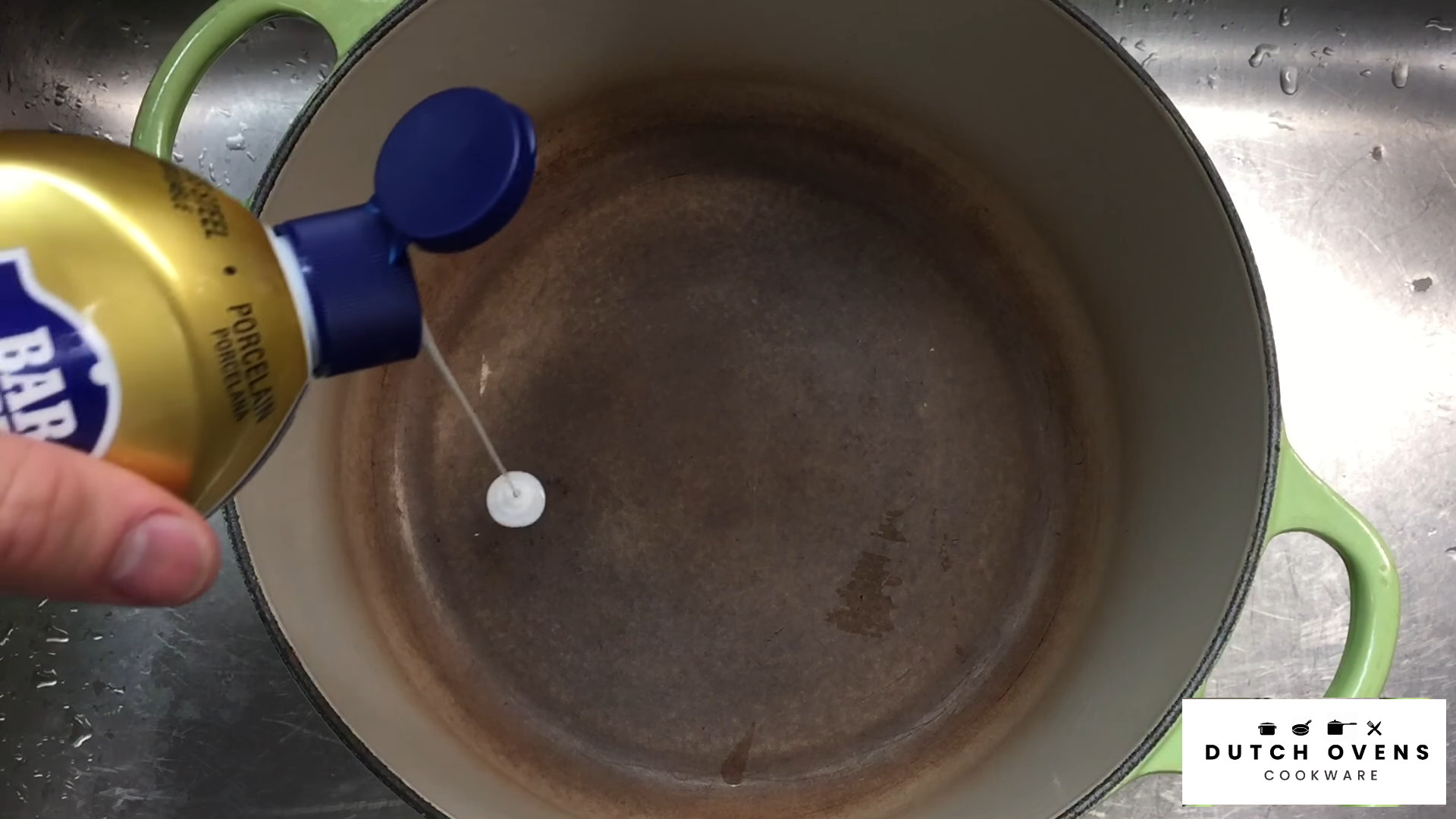 how to clean a dutch oven pot