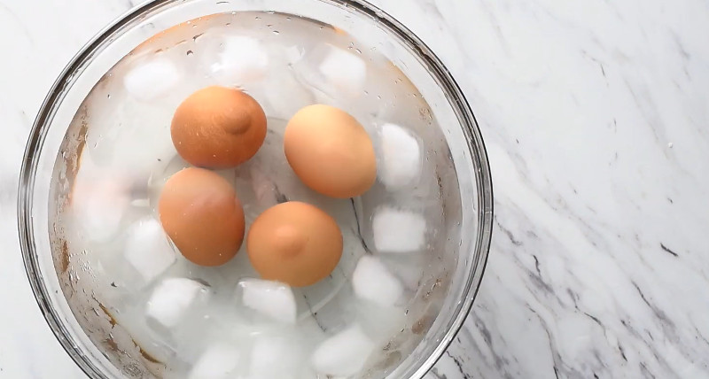 hard boiled eggs in an air fryer