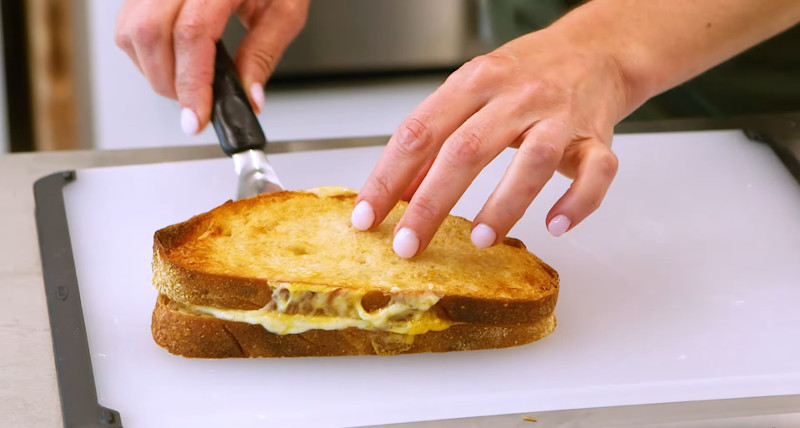 grilled cheese sandwich in air fryer